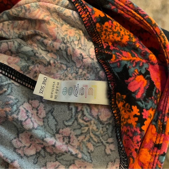 Lularoe o/s leggings - Picture 3 of 3